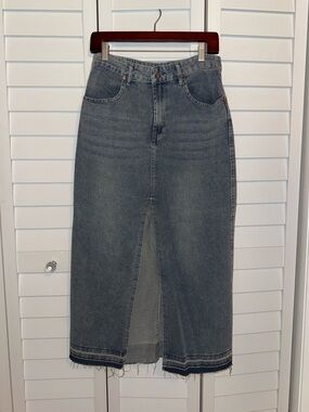 Classic Straight-Leg Denim Skirt in Washed Blue